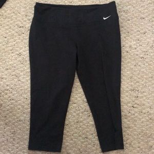Cropped NIKE leggings